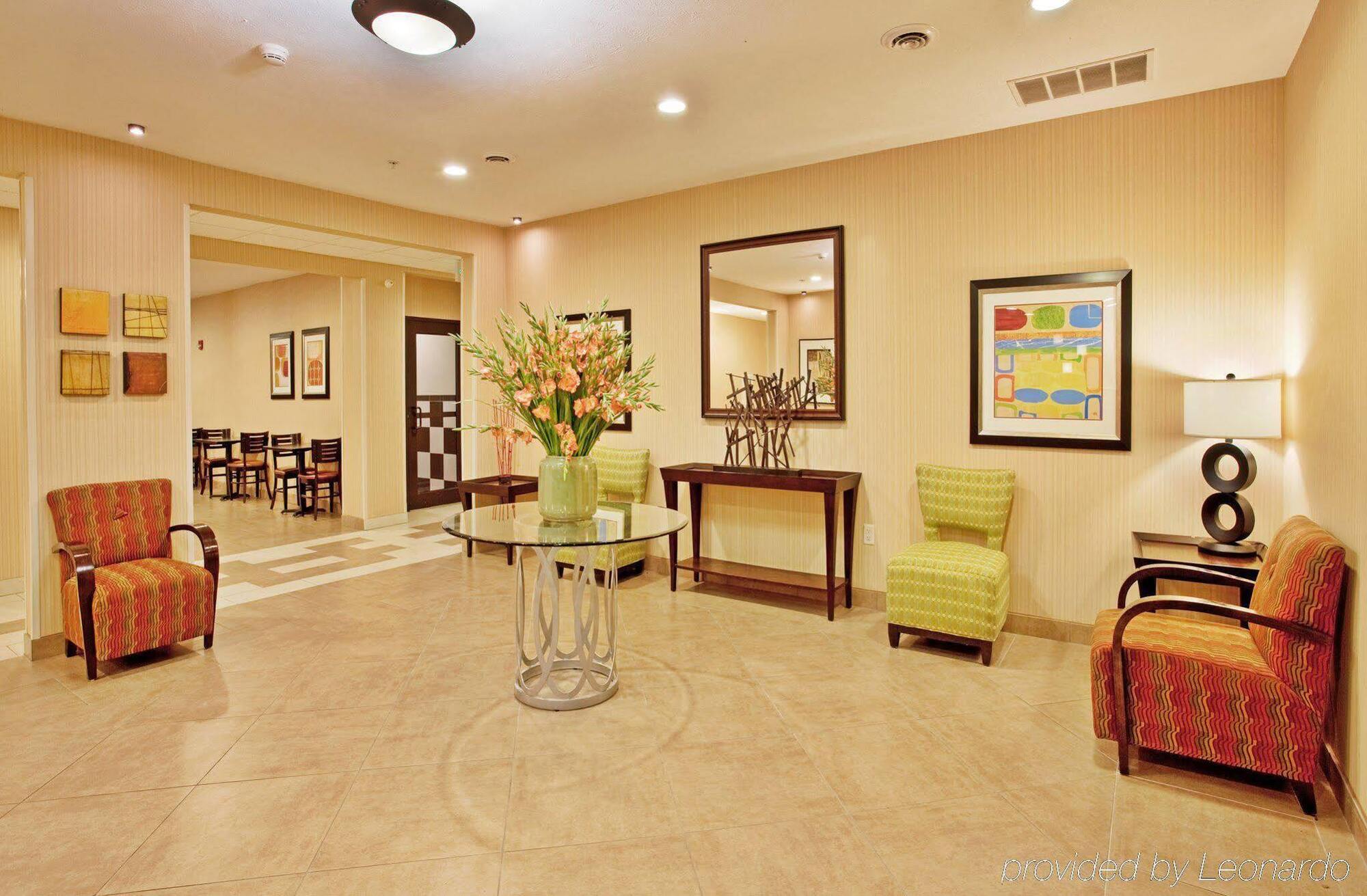 Holiday Inn Express Hotel And Suites Lincoln Airport By Ihg Bagian luar foto