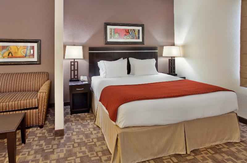 Holiday Inn Express Hotel And Suites Lincoln Airport By Ihg Bagian luar foto
