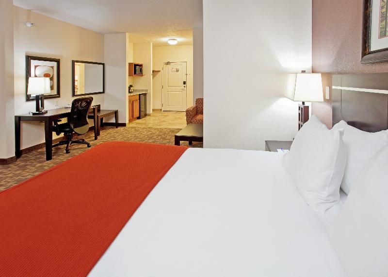 Holiday Inn Express Hotel And Suites Lincoln Airport By Ihg Bagian luar foto
