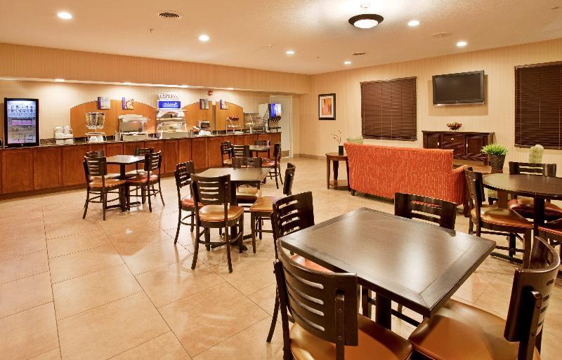Holiday Inn Express Hotel And Suites Lincoln Airport By Ihg Bagian luar foto
