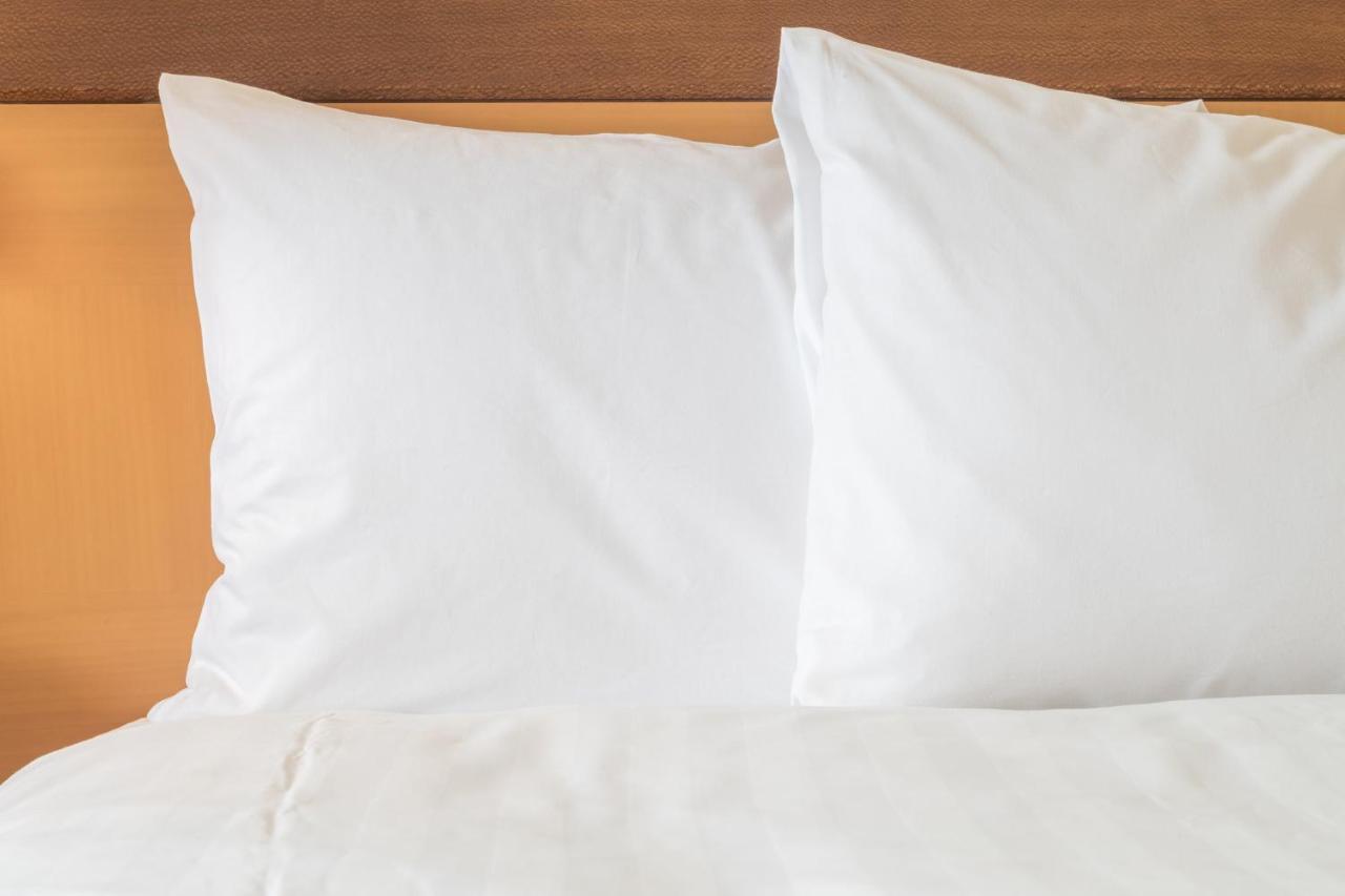 Holiday Inn Express Hotel And Suites Lincoln Airport By Ihg Bagian luar foto